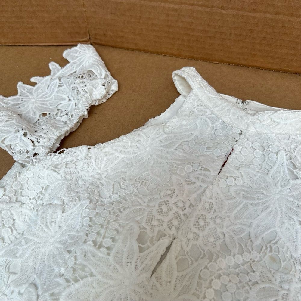 ASTR NWT White Battenburg Laced Lined Romper Shorts Polyester size Small